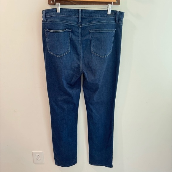 Paige Hoxton Straight Jeans in Famous Wash Size 34 - Picture 3 of 7